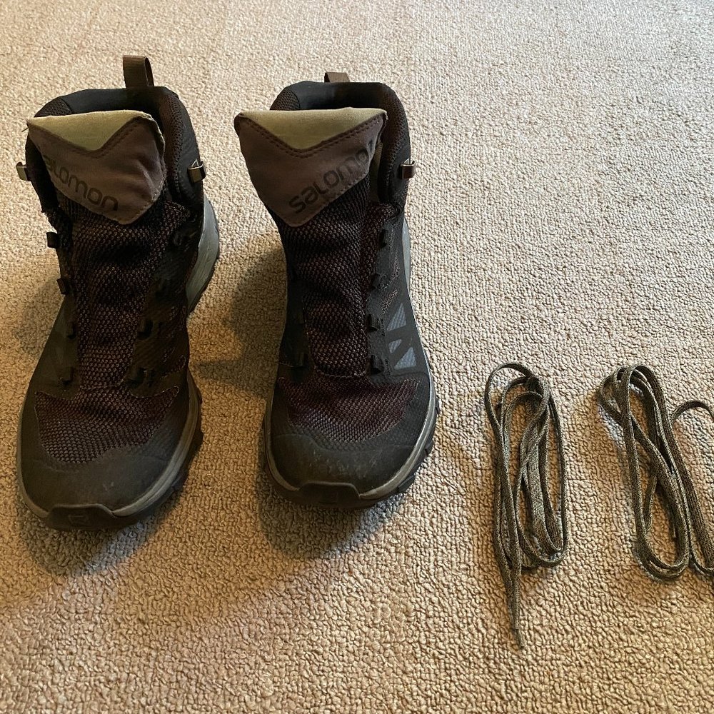 Salomon Women's OutLine Mid GTX Hiking Shoes